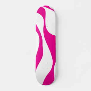 EBB und Flow 4 in Magenta und White Skateboard