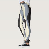 EBB und Flow 4 in Schwarz, Grau und Creme Leggings (Links)