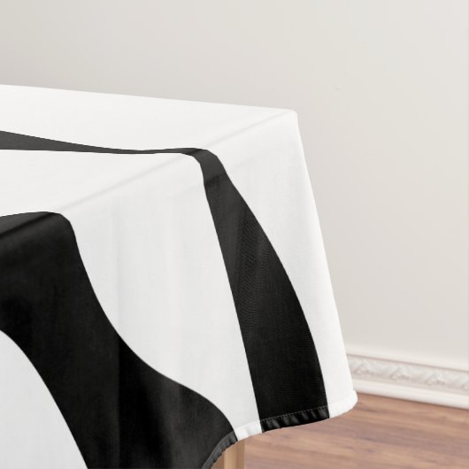 EBB und Flow 4 - Schwarz und Weiß Tischdecke (Beispiel)