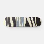 Ebb und Fluss in Schwarz, Grau und Creme Skateboard (Horizontal)