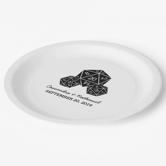 Ebony D20 Würfel Hochzeitspapier-Teller Pappteller (Schrägansicht)