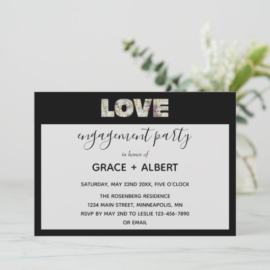 Ebony Vanilla Strawberry Hydrangeas Engagment Einladung (Stehend Vorderseite)