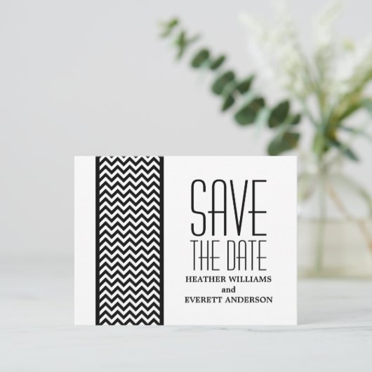 Ebony Zickzack Border Save the Date Postkarte (Stehend Vorderseite)