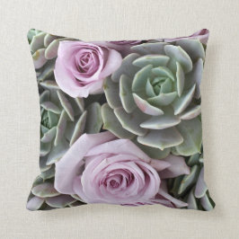 Echeverias und Rosen pillow durch Debra-Lee Kissen