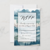 Echoes Through the Misty Pines RSVP Karte (Vorderseite)