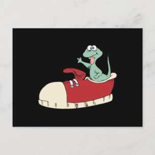 Echse in einem Sneaker Postkarte