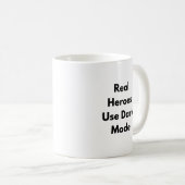 Echte Helden verwenden Dark Mode Tasse – Nerdy Ges (VorderseiteRechts)