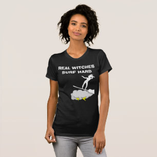 Echte Hexen surfen hart T-Shirt