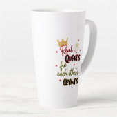 Echte Königinnen reparieren gegenseitig ihre Krone Milchtasse (Rechte Ecke)