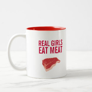 Echte Mädchen essen Fleisch Kaffeetasse