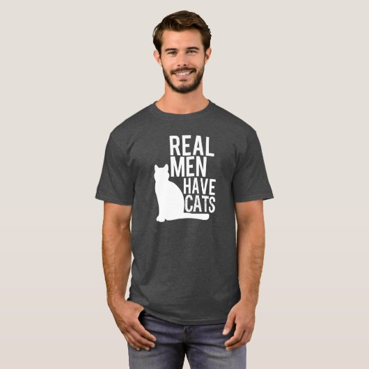 Echte Männer haben lustige Katzen T-Shirt (Vorne ganz)