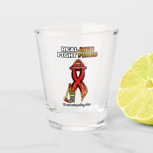 ECHTE MÄNNER KÄMPFEN SCHNAPSGLAS (Vorderseite)