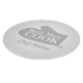 Echte Männer kochen für den Koch ein individuelles Schneidebrett (Ecke)