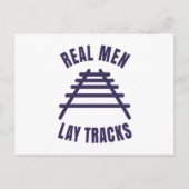 Echte Männer legen Schienen Postkarte (Vorderseite)