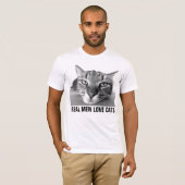 Echte Männer Liebe Katzen, Mens' Cat T - Shirt (Vorne ganz)