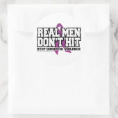 Echte Männer schlagen nicht Runder Aufkleber (Tasche)