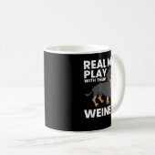 Echte Männer spielen mit ihren Weinern lustige Dac Kaffeetasse (VorderseiteRechts)