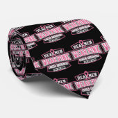 Echte Männer tragen rosa als Heilmittel für den Br Krawatte (Gerollt)