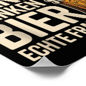 Echte Männer trinken Bier Funny German Quote Desig Poster (Ecke)