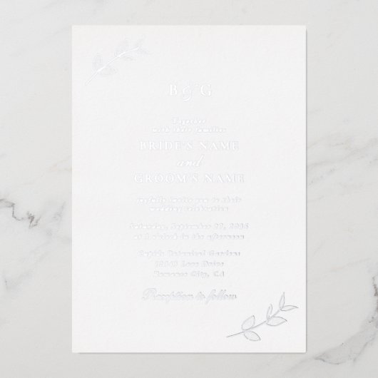 Echte Silver Foil Blätter Elegante Monogram Weddin Folieneinladung (Vorderseite)