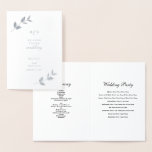 Echte Silver Foil Wedding Order of Service Program Folienkarte<br><div class="desc">Ein wunderschönes echtes Silberfolienhochzeitprogramm mit mit Monogramm Initialen,  gerahmt von Silberfolie-Blätter. Eine atemberaubende Hochzeitsreihenfolge von Service-Programm-Design mit minimalistischer klassischer Typografie. Traditionelle Schrift Typografie und Damast Kranz schaffen eine zeitlose elegante Silberfolie Hochzeitsordnung des Service-Programm-Design.</div>