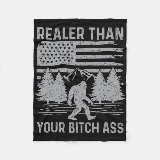 Echter als dein Shirt Lustiger Bigfoot-Wander-Camp Fleecedecke (Vorderseite)