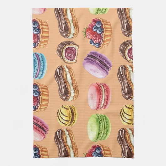 Eclairs and Macarons von Natasha Us Geschirrtuch (Vertikal)