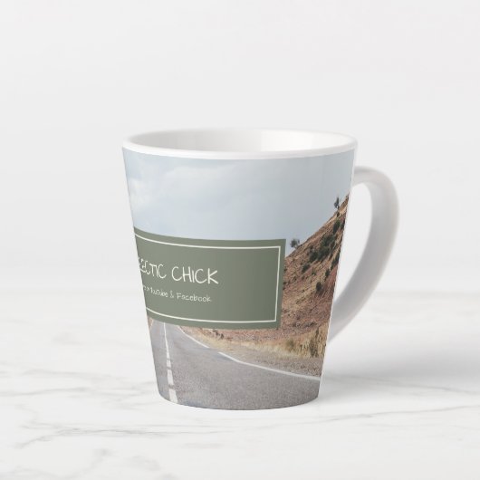 Eclectic Chick Find Me on YouTube & Facebook Logo Milchtasse (Rechte Ecke)