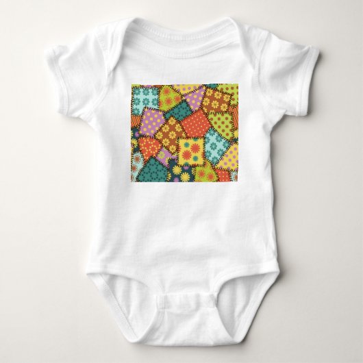 Eclectic Patchwork: Diverse Muster Mix Baby Strampler (Vorderseite)