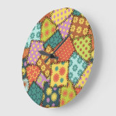 Eclectic Patchwork: Diverse Muster Mix Große Wanduhr (Winkel)