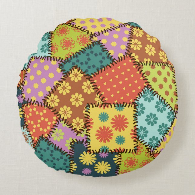 Eclectic Patchwork: Diverse Muster Mix Rundes Kissen (Vorderseite)