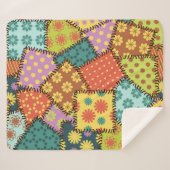 Eclectic Patchwork: Diverse Muster Mix Sherpadecke (Vorderseite (Horizontal))