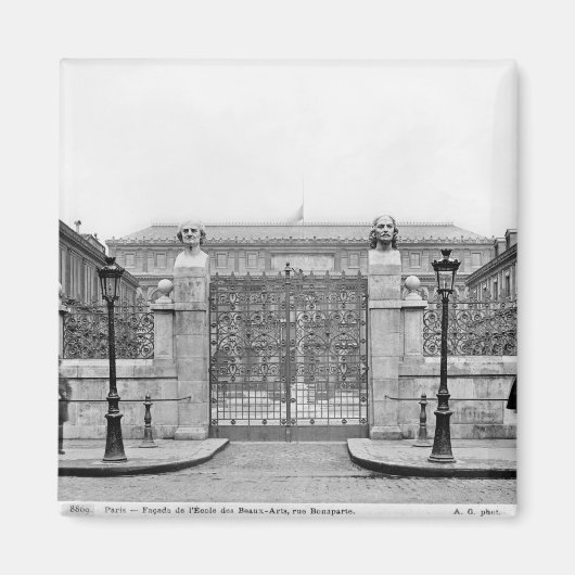 Ecole Nationale Superieure des Beaux Arts Magnet (Vorne)