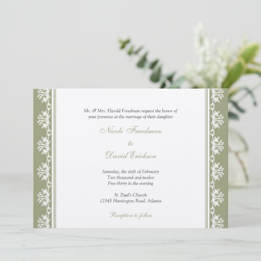 Ecru grüne filigrane Grenzhochzeit Einladung (Stehend Vorderseite)