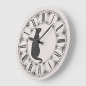 Ecru mit schwarzer Katze und römischer Zahlenwand Große Wanduhr (Winkel)