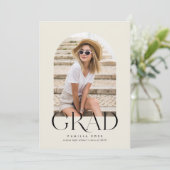 Ecru Modern Minimalistisch Arch Abschluss Ankündigung (Stehend Vorderseite)