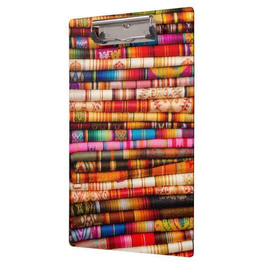 Ecuador, Quito Area, Otavalo Kunsthandwerksmarkt Klemmbrett (Links)