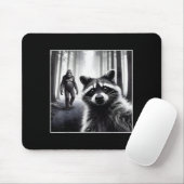 Ed Raccoon Selfie With Sasquatch Bigfoot Funny Rac Mousepad (Mit Mouse)