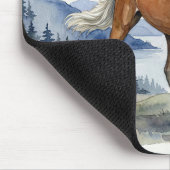 Edda Silver Bay Isländisches Pferd in den Bergen S Mousepad (Ecke)