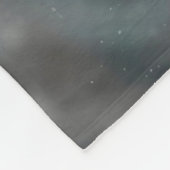 Edelhirsche männlich im Winterschneewald. Künstler Fleecedecke (Ecke)