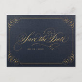 Edelkalligraphie Navy in Gold Save the Date Ankündigungspostkarte (Vorderseite)