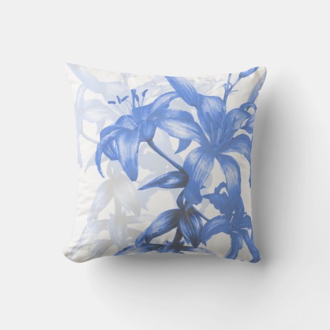 "Eden blue lilies" Kissen der feinen Kunst (Vorderseite)