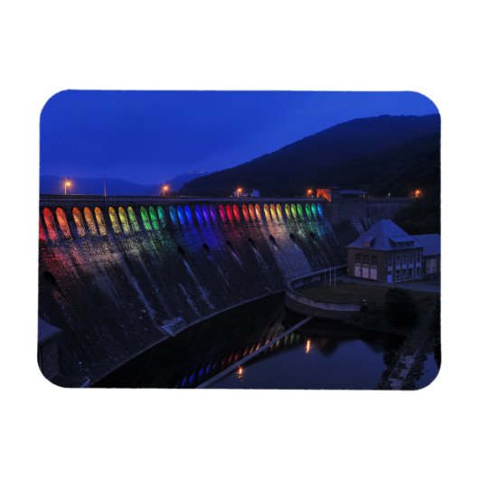 Edersee beleucht ete Staumauer am abend Magnet (Horizontal)