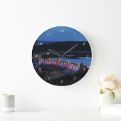 Edersee beleuchtete Staumauer am Abend Große Wanduhr (Zuhause)