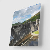 Edersee Staumauer mit Schloß Waldeck Quadratische Wanduhr (Winkel)