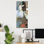 Edgar Degas Dancer in ihrem Kleidersaal Poster (Heimbüro)