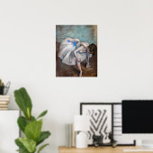 Edgar Degas - Sitzender Tänzer Poster (Heimbüro)