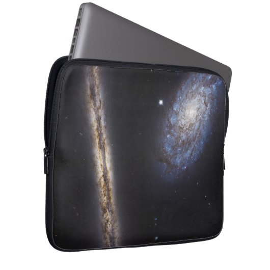 Edge-On Galaxy Ngc 4302 & Tilted Galaxy Ngc 4298 Laptopschutzhülle (Vorne Rechts)