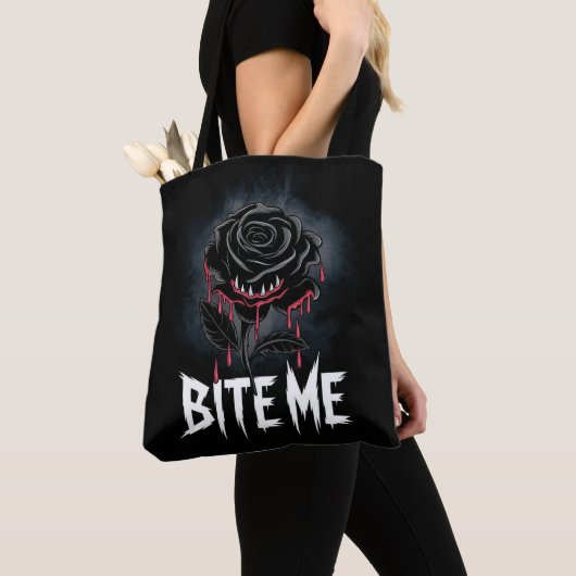 Edgy 'Bite Me' Gothic Rose Design Tasche (Von Nahem)