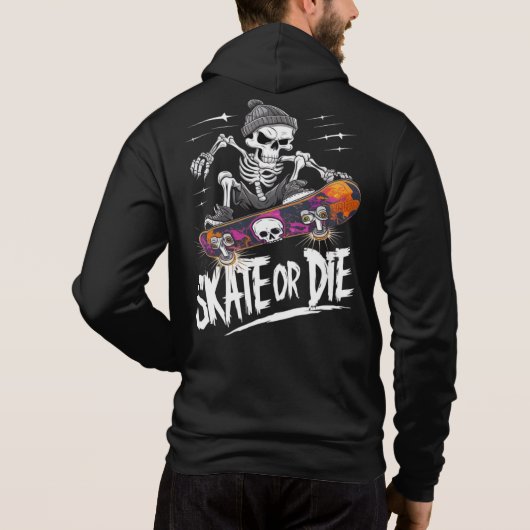 Edgy Halloween Skeleton Reiten Skateboard: Monochr Hoodie (Rückseite)